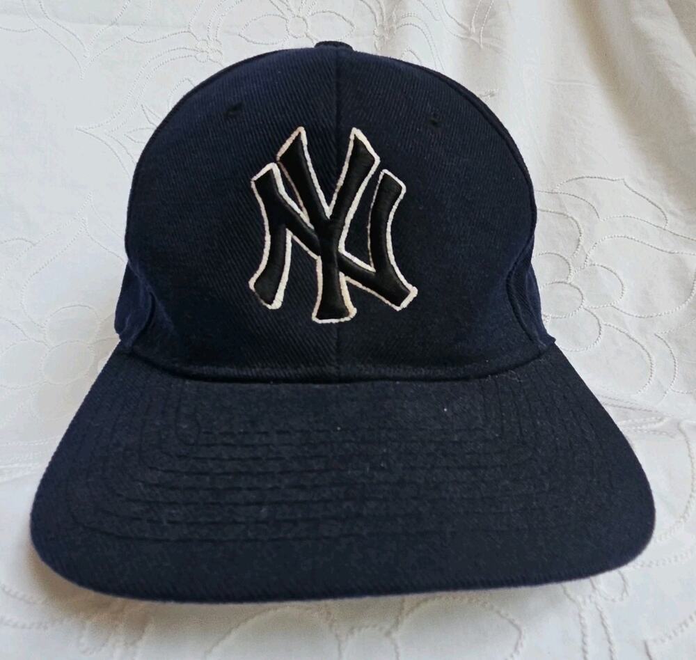 Vintage New York Yankees Fitted Hat Size 7 Made In Korea MLB Wool Blend Navy Cap
